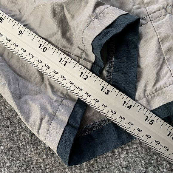 VTG Levi’s SilverTab Womens Cargo Shorts Gray Outdoor Hiking Size 18 (30” Waist) - Picture 8 of 16